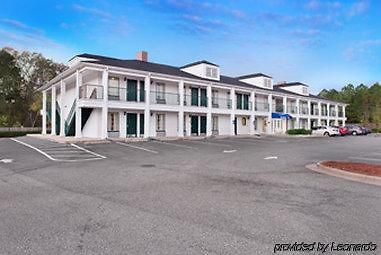 Baymont By Wyndham Ozark Motel Екстериор снимка